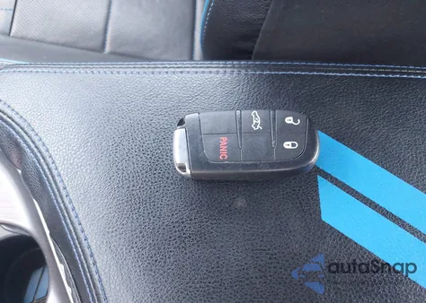 2018 Dodge Challenger Sxt Plus z USA, uszkodzony, nr VIN 2C3CDZAG7JH333962